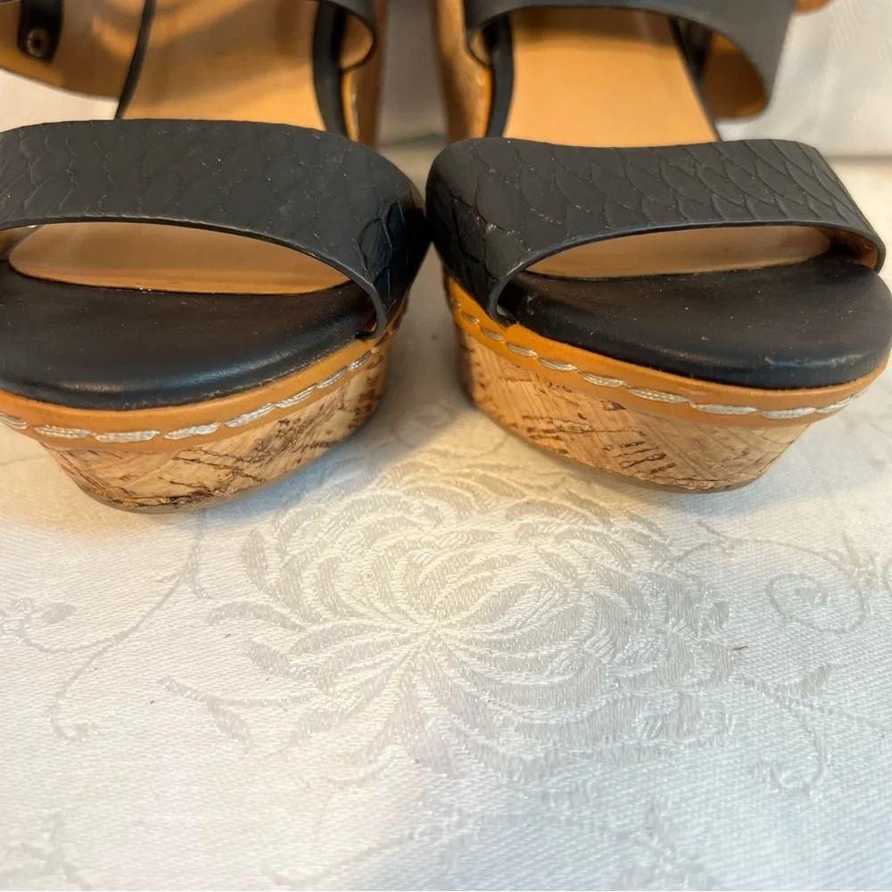 Coconuts by Matisse Black & Tan Wedge Strap Vegan Sandals 6M